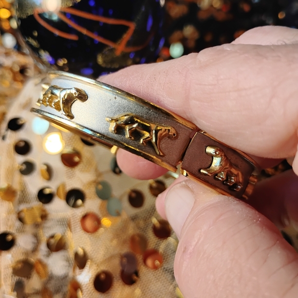 Vintage 80s Gols & Silver Waking Lioness Heavy Metal Spirit Cuff Bracelet - Picture 9 of 11